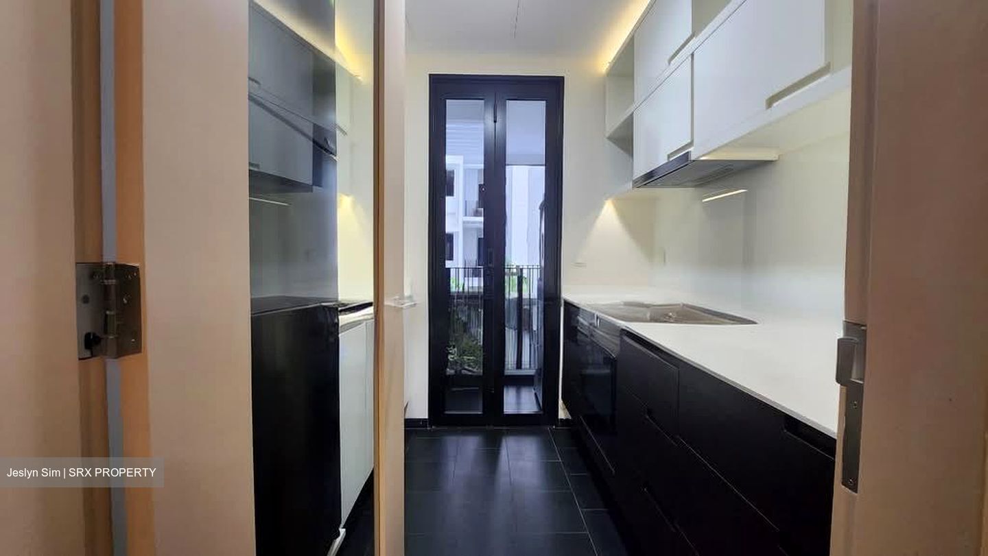 Village @ Pasir Panjang (D5), Condominium #576982291